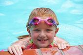 Nápověda plavecký bazén,potápěčské brýle,léto