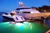 Answer billionaire,yacht,luxury