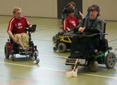 Odpowiedź wózek inwalidzki,hokej,sala gimnastyczna